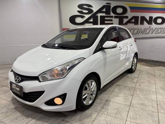 HYUNDAI HB20 1.6 PREMIUM 16V FLEX 4P AUTOMÁTICO HYUNDAI HB20 1.6 PREMIUM 16V FLEX 4P AUTOMÁTICO